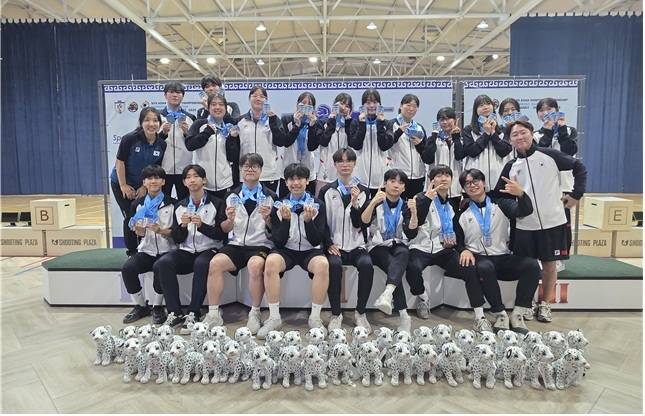 제16회 아시아사격선수권에서 출전선수 전원 메달을 획득한 사격 국가대표 후보선수단. 사진 | 대한사격연맹