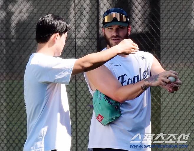 훈련이 끝난 후에도 계속 이어진 레슨