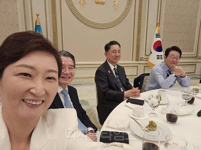 [이언주 더불어민주당 최고위원 SNS]