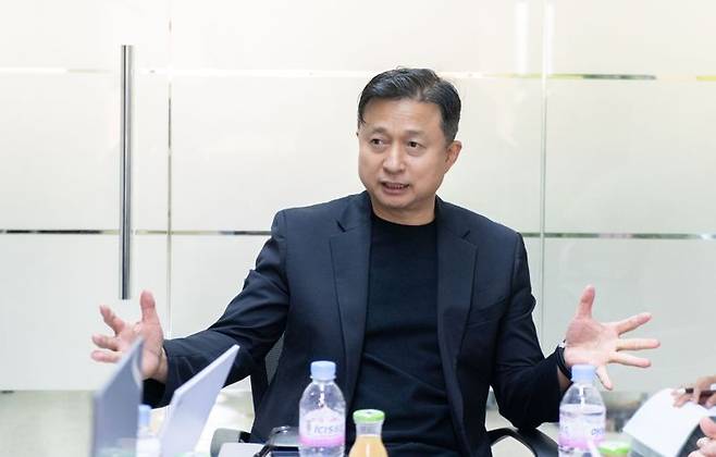 인터뷰를 하고 있는 김광용 유니토아 대표이사. 메인비즈협회 제공