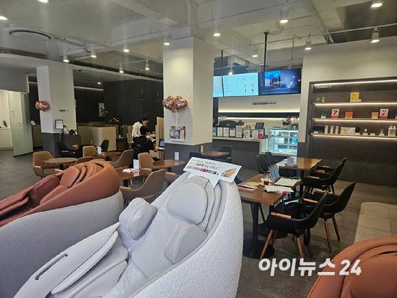 세라젬 웰카페&라운지 서울청담직영점 내부 모습 [사진=설재윤 기자]