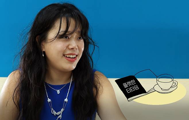 레즈비언 페미니스트 활동가 심미섭씨가 20일 서울 정동 경향신문사에서 신간<사랑 대신, 투쟁 대신, 복수 대신>과 관련해 인터뷰하고 있다. 서성일 선임기자