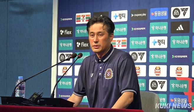 유병훈 감독이 31일 오후 7시 서울월드컵경기장에서 열린 ‘하나은행 K리그1 2025’ 28라운드 FC서울과 원정경기에서 승리한 뒤 기자회견에 임하고 있다. 김영건 기자