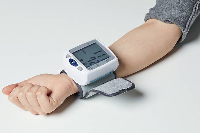 정기적인 혈압 체크는 심뇌혈관질환 예방의 첫걸음이다. 게티이미지뱅크