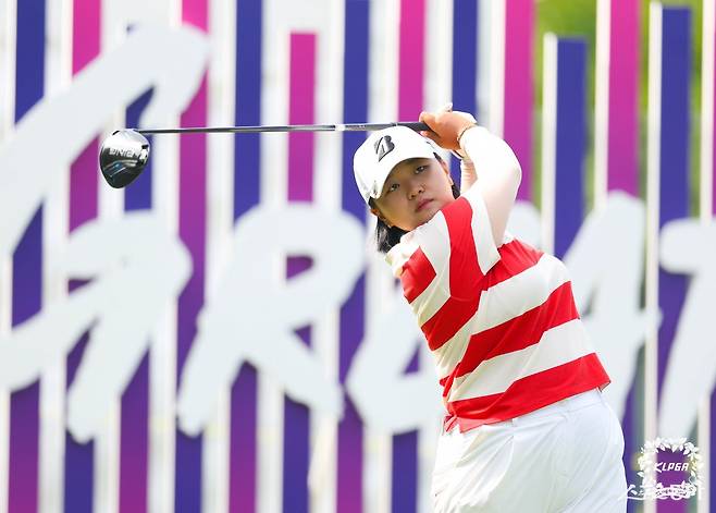 KG 레이디스 오픈 최종 라운드 1번 홀에서 티샷을 하고 있는 신다인. 사진제공 | KLPGA