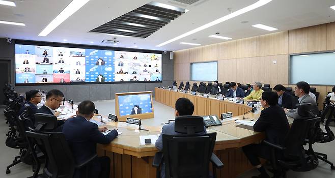 1일 '제6차 도-시군 부단체장 영상회의'가 진행되고 있다.