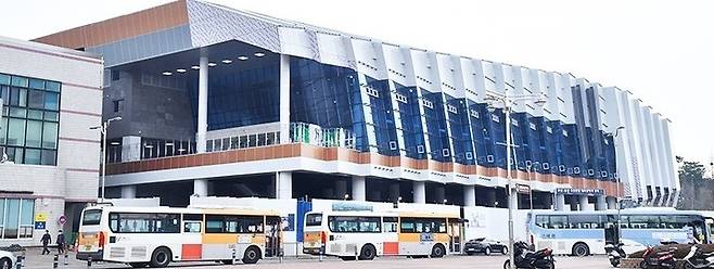 울산 남구 삼산동에 위치한 태화강역.