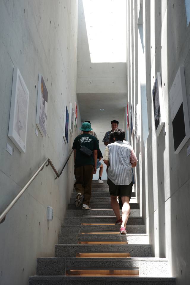 ‘건축가의 그래픽’ 전시를 열고 있는 울산 울주군 ‘그릿비 서생점' 모습. BAM 제공