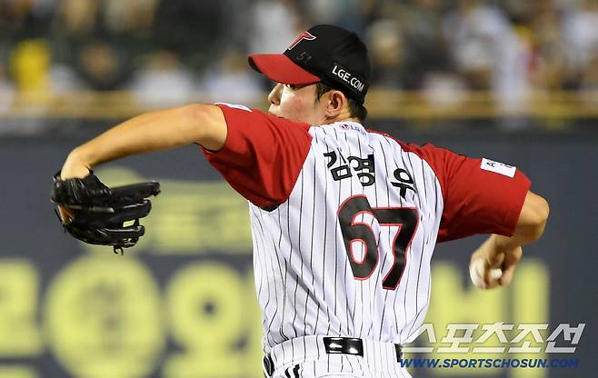 31일 잠실구장에서 열린 LG 트윈스와 키움 히어로즈 경기. LG 김영우가 역투하고 있다. 잠실=박재만 기자 pjm@sportschosun.com/2025.08.31/