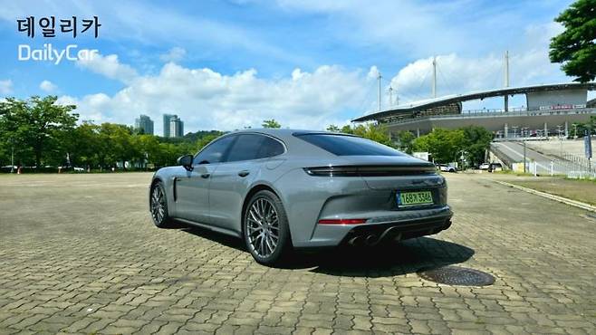 포르쉐 파나메라 터보S E-하이브리드