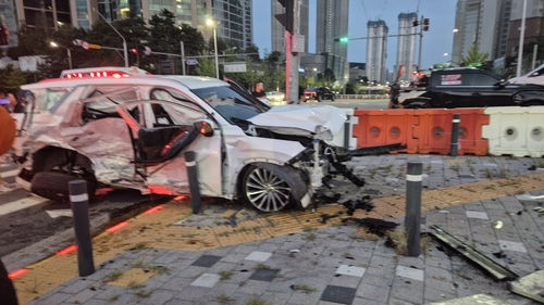 사고 난 차량 [천안서북소방서 제공]
