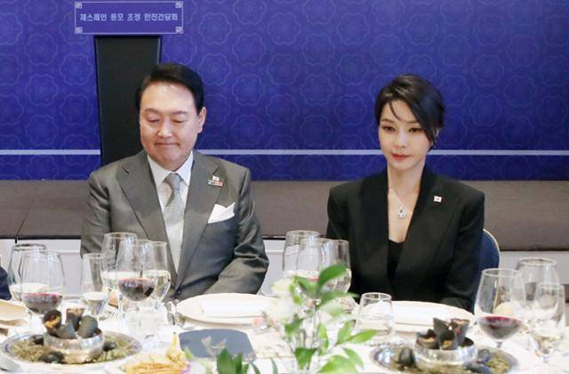 윤석열 전 대통령과 김건희 여사가 2022년 6월 29일 스페인 동포 초청 만찬간담회에 참석해 있다. 뉴시스