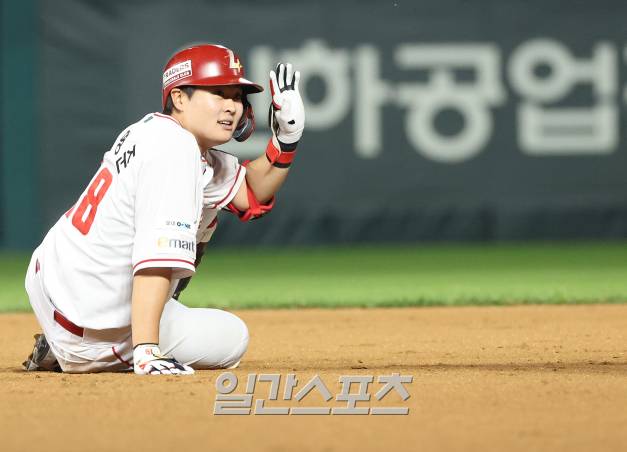 2025 KB0리그 프로야구 SSG 랜더스와 NC 다이노스의 경기가 29일 오후 인천SSG랜더스필드에서 열렸다. 7회말 2사 고명준이 2루타를 치고 출루하고 있다. 인천=김민규 기자 /2025.05.29/