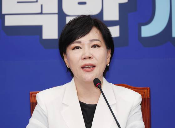 지난달 31일 서울 여의도 국회에서 더불어민주당 3대특검 종합대응특위 총괄위원장 전현희 최고위원이 기자회견을 하고 있다. 연합뉴스