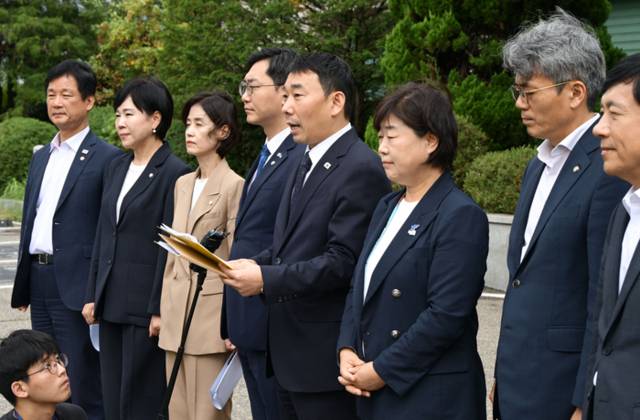 ▲ 국회 법사위 더불어민주당 김용민 간사가 1일 경기도 의왕시 서울구치소에서 열린 현장검증을 마친 후 브리핑하고 있다. 연합뉴스