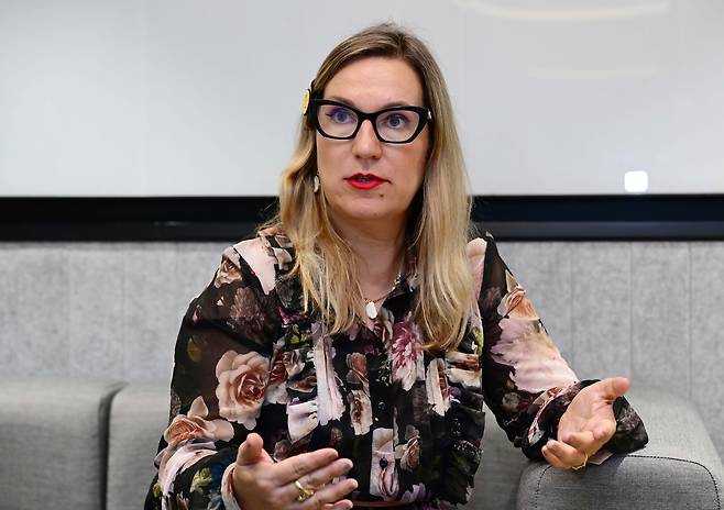 Maria Aguete speaks during an interview with The Korea Herald in Jung-gu, Seoul,  Wednesday. (Lee Sang-sub/The Korea Herald)