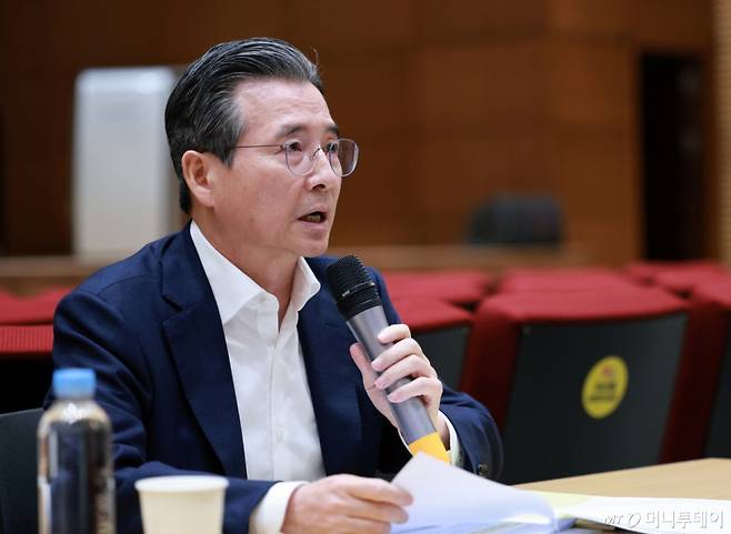 [서울=뉴시스] 고범준 기자 = 김용범 정책실장이 20일 서울 용산 대통령실 청사에서 열린 주요 3실장 기자간담회에서 발언하고 있다. 2025.08.20. bjko@newsis.com /사진=고범준
