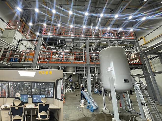 JNC머트리얼즈가 충북 제천시에 구축한 ‘그래핀 양산 설비’.[한국전기연구원 제공]