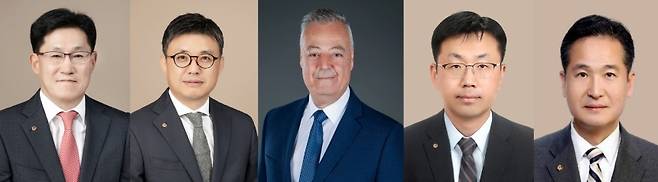 류두형(왼쪽부터) (주)한화 글로벌 대표이사, 김종서 한화엔진 대표이사, 라피 발타 한화파워시스템 대표이사, 최석진 한화호텔앤드리조트 리조트 부문 대표이사, 김경수 한화호텔앤드리조트 에스테이트 부문 대표이사 내정자  [한화그룹 제공]