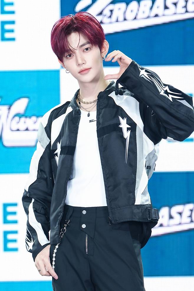 제로베이스원 장하오. 웨이크원 제공