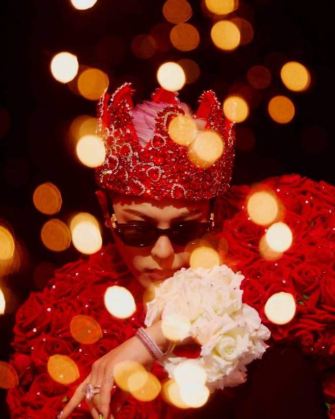 지드래곤은 세 번째 월드투어를 성공적으로 이어가고 있다. 지드래곤 SNS 캡처