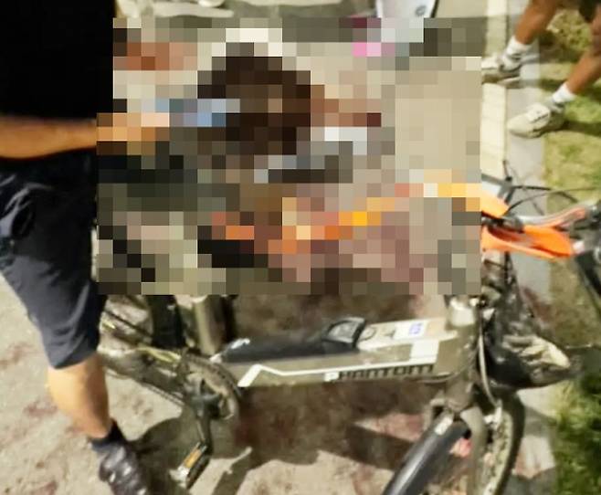 대형견 전기자전거에 매달고 죽을때까지 달려. 연합뉴스 - 대형견 전기자전거에 매달고 죽을때까지 달려. 연합뉴스