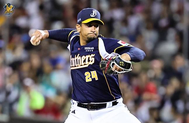 지난 29일 쿠에바스의 등판 모습. 이 등판이 마지막이 됐다. /사진=중신 브라더스 공식 SNS