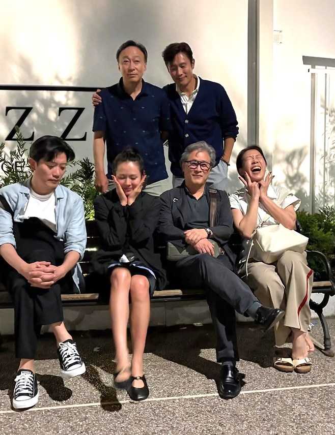 이성민, 이병헌, 박희순, 손예진, 박찬욱, 염혜란. 사진|손예진 인스타그램