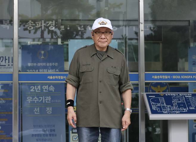 경찰에 출석한 최성룡 납북자가족모임 대표 (서울=연합뉴스) 최성룡 납북자가족모임 대표가 1일 오후 대북전단 살포와 관련해 피의자 조사를 받기 위해 서울 송파경찰서에 출석하고 있다. 2025.9.1 [납북자가족모임 제공. 재판매 및 DB 금지]