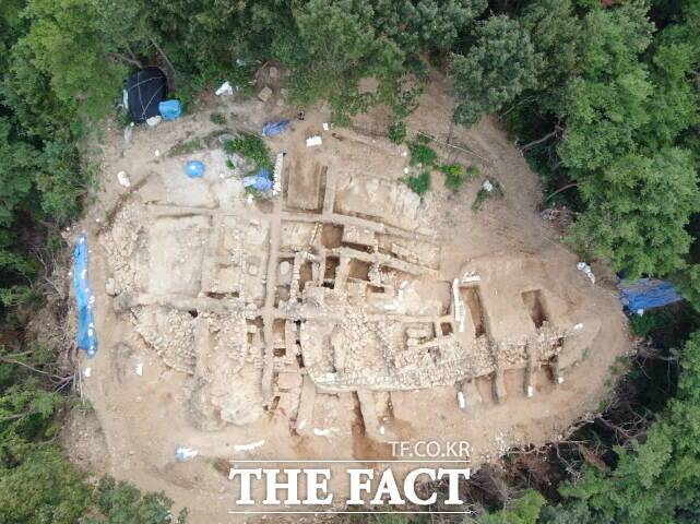 가림성 서문지 발굴 조사지 전경. /부여군