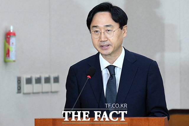 신범철 전 국방부 차관이지난해 7월 서울 여의도 국회에서 열린 법제사법위원회 '채상병 특검법' 입법청문회에 출석해 증인 선서 거부 이유를 소명하고 있다./남윤호 기자