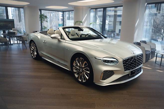 벤틀리 더 뉴 컨티넨탈 GTC