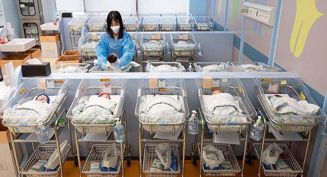 경기도 고양시 일산동구 일산차병원 신생아실의 모습. 2025.8.27. 뉴스1