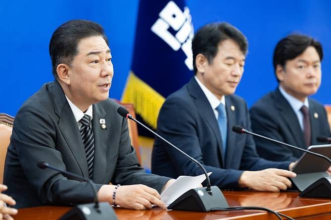 김병기 더불어민주당 원내대표가 2일 서울 여의도 국회에서 열린 정기국회 기자간담회에서 모두 발언을 하고 있다. /사진=뉴스1