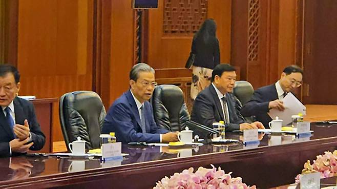 지난 26일 자오러지 중국 전국인민대표회의 상무위원장이 대한민국 특사단을 만난 자리에서 한·중 관계에 대해 발언하고 있습니다.