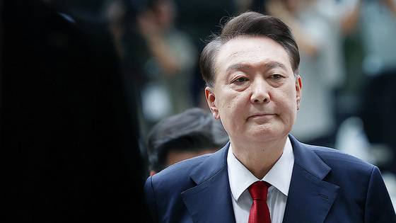 12·3 비상계엄과 관련해 특검의 수사를 받는 윤석열 전 대통령이 두 번째 구속 전 피의자심문(영장실질심사)를 받기 위해 지난달 9일 오후 서울 서초구 서울중앙지방법원으로 출석하고 있다. 뉴스1