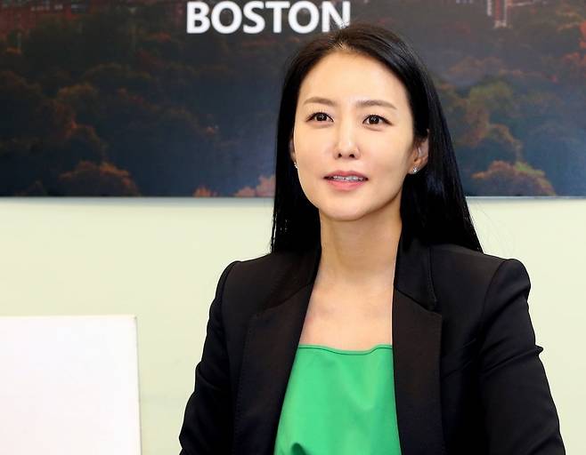김경미 제이스앤리버 대표가 지난달 29일 본지와 인터뷰하고 있다. 김 대표는 첼리스트 출신으로 배우 신현준의 부인이다.  /제이스앤리버 제공