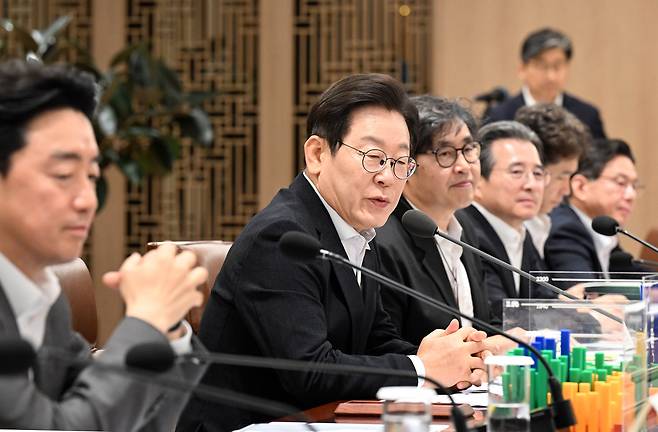 President Lee Jae Myung delivers opening remarks at a meeting on fiscal savings at the presidential office in Yongsan District, Seoul, on Aug. 13. [JOINT PRESS CORPS]