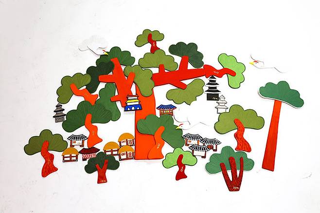 조선민화박물관에 전시될 ‘민화부채, 청령포의 솔바람이 되다’ 작품.(사진=영월군 제공) *재판매 및 DB 금지