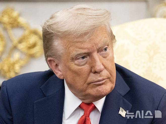 [워싱턴=뉴시스] 고범준 기자 = 도널드 트럼프 미국 대통령이 지난달 25일(현지 시간) 미국 워싱턴DC 백악관에서 이재명 대통령과 한미 정상회담을 하고 있다. 트럼프 대통령은 1일 공개된 인터뷰에서 러시아와 우크라이나 간 정상회담 가능성이 작아 보인다고 비관했다. 2025.09.02. bjko@newsis.com