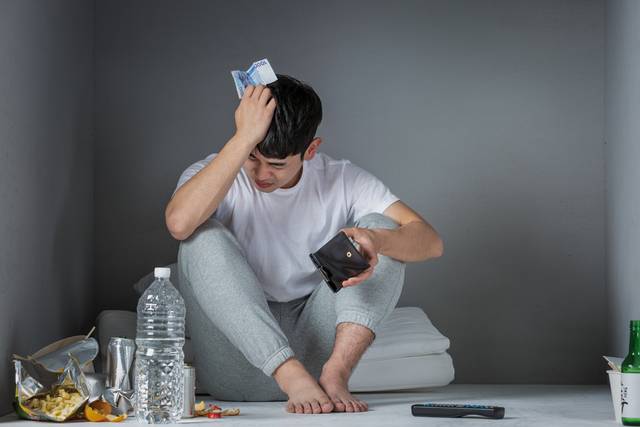 청년기 빈곤 경험이 취업이나 분가·결혼 등을 늦춘다는 연구가 나왔다. 사진은 기사의 특정 사실과 관련 없음. 게티이미지뱅크