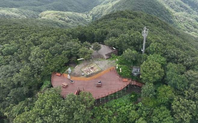 광덕산 정상 시민 휴식 공간 준공 모습 ⓒ아산시 제공