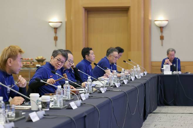 KFA는 2일 서울 신문로 축구회관에서 이사회를 열어 2026북중미월드컵 본선 진출에 성공한 대표팀 선수단에 포상금 27억 4640만 원을 지급하기로 결정했다. 사진제공｜대한축구협회