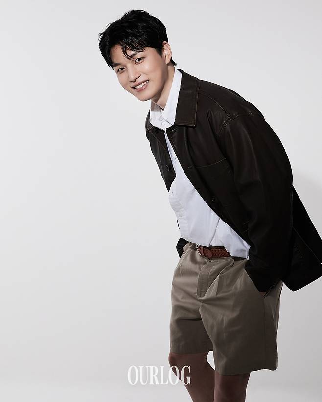 아워로그 가을 화보 이미지