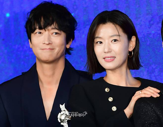 ‘북극성’ 전지현, 강동원. 사진ㅣ강영국 기자