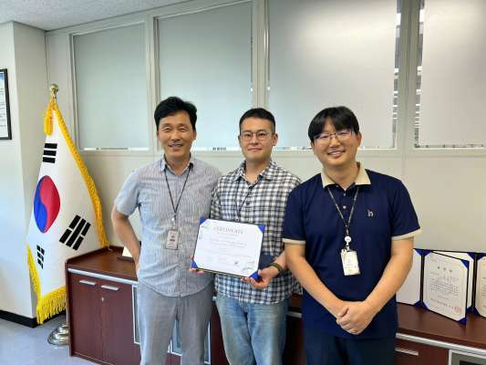 ETRI 연구진(왼쪽부터 대경권연구본부 변우진 본부장, 김상원 연구원, 김광주 AI인프라연구실장)