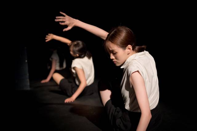 프로젝트 정중동동중정이 이전에 공연한 '24h' 공연 모습. 허경미무용단-무무 제공