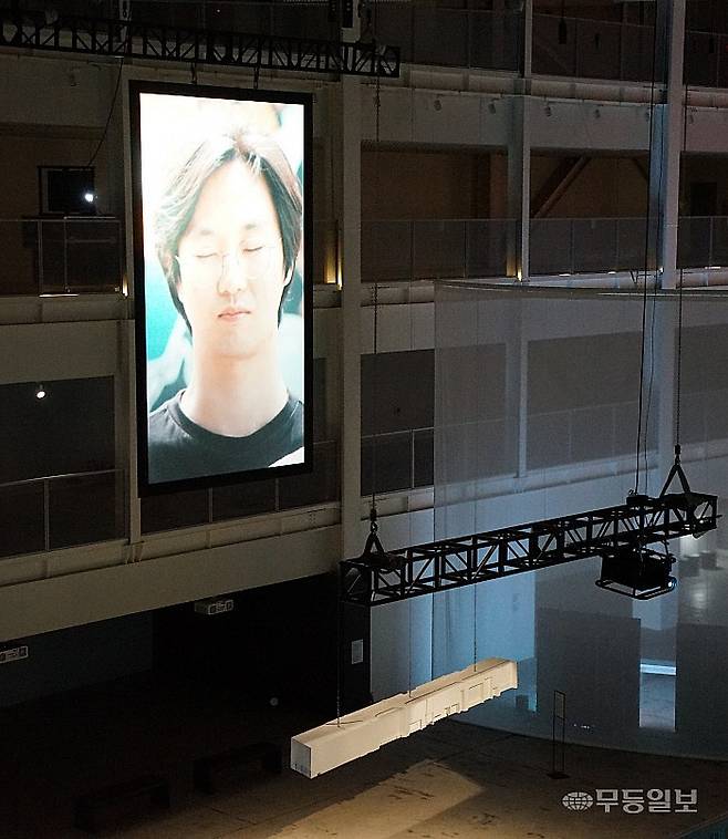 박경근의 '15가지 시간'과 '부피의 관점'