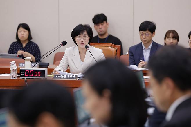 원민경 여성가족부 장관 후보가 3일 오전 서울 여의도 국회 여성가족위원회에서 열린 인사청문회에서 발언하고 있다. /뉴스1