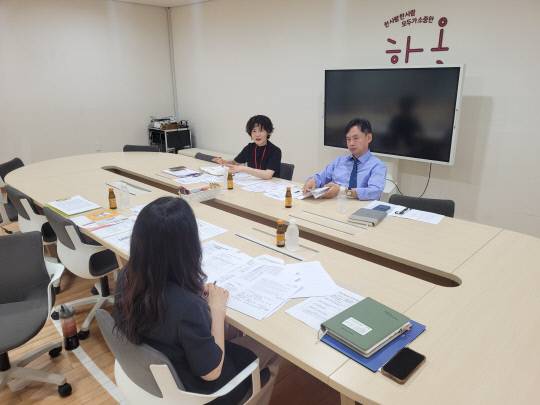 충남도내 한 학교에서 다문화교육 컨설팅을 진행하고 있다. 충남교육청 제공.